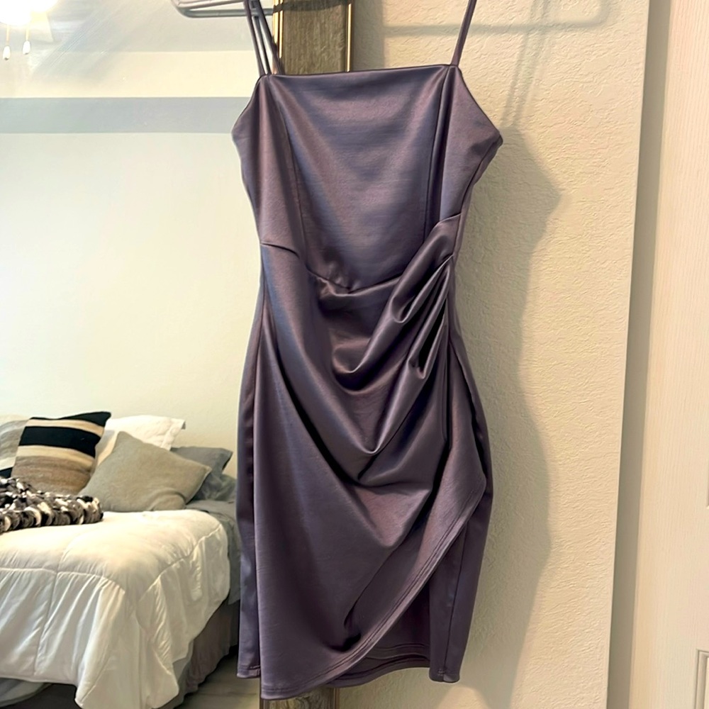 Windsor size small special occasion dress. Color is stunning. Deep lavender/lila